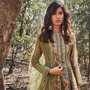 Green Embroidered Anarkali Set. Size 3XL / US 12-14